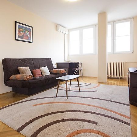 Apartment Loti Belgrado Exterior foto