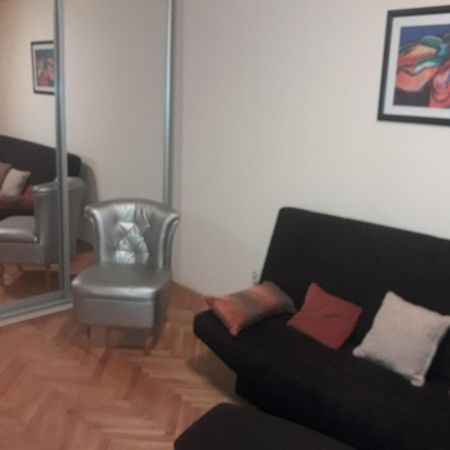 Apartment Loti Belgrado Exterior foto
